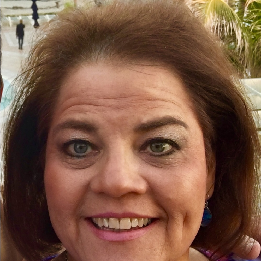 Meet your Posher, Monica